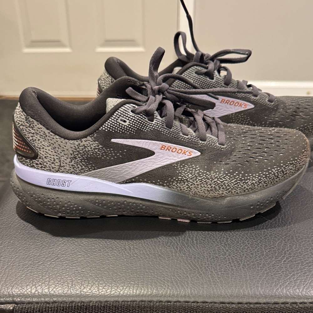 Brooks Ghost 16Charcoal Athletic Sneakers